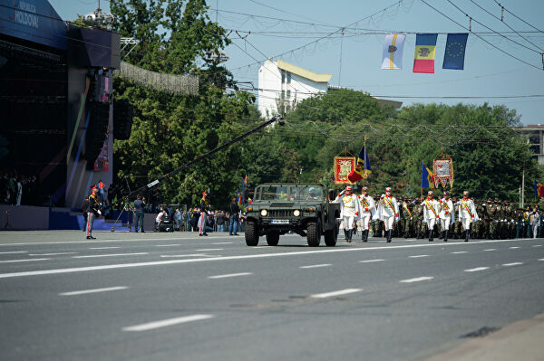 Photo of Parada militară cu prilejul Zilei Independenței