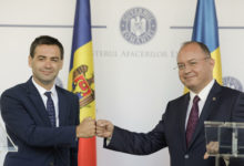 Photo of Popescu și Aurescu au discutat un ajutor nerambursabil Moldovei