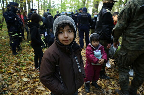 Photo of Cum migranții luptă pentru supraviețuire în pădurile din Polonia și Belarus